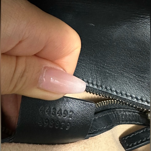 Gucci GG Marmont Medium Shoulder Bag - Picture 9 of 11